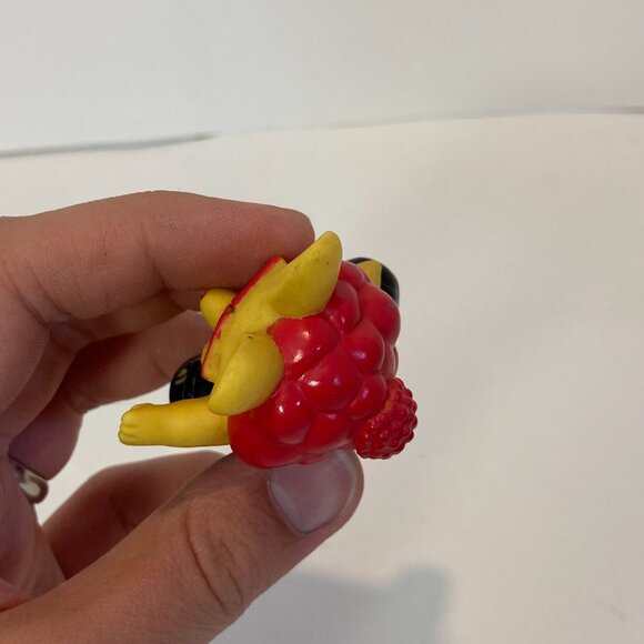 Vintage Tonka Keypers Finder Pointing mini 2" Figure Red Yellow 80s - Picture 7 of 10